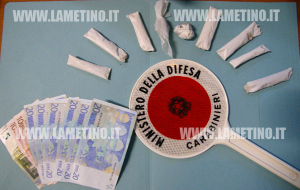Lamezia: Duplice arresto per detenzione e spaccio di droga vicino piazza Mercato Vecchio