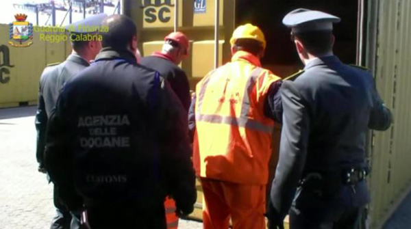 Calabria: Sequestrati 25 kg cocaina nel porto di Gioia Tauro