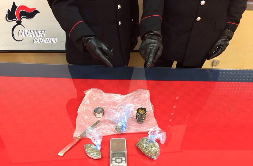 Droga nel muro di contenimento, arrestato ex sorvegliato speciale nel catanzarese