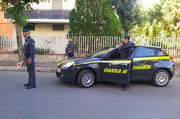 Guardia di Finanza sequestra diversi chili di marijuana a Reggio