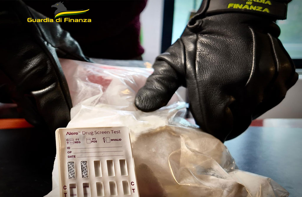 Viaggiava in auto con 500 grammi di cocaina, un arresto a Cosenza