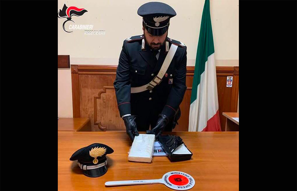 Controlli antidroga nella piana di Gioia Tauro, trovati con cocaina e marijuana: due arresti
