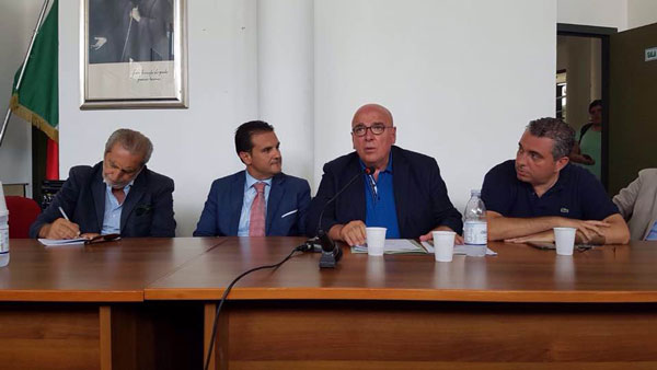Presidente Oliverio a Bovalino: mare risorsa, va salvaguardato 