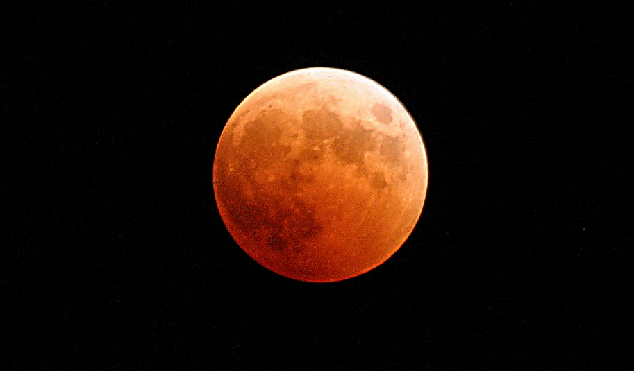 Escursione notturna a Falerna in occasione dell'eclissi lunare il 27 luglio