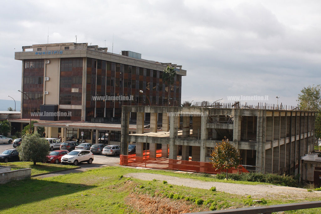 edificio-comune-1.jpg