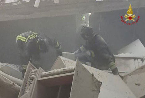 Crolla edificio nel centro storico di Corigliano Calabro, un ferito