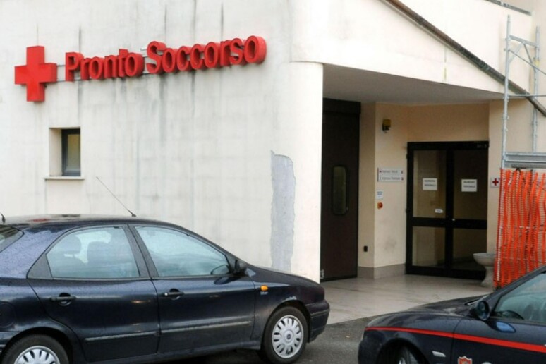 Medico aggredito in pronto soccorso, denunciato giovane nel Cosentino