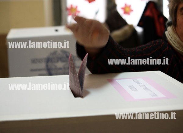 Calabria: Elezioni, alle 12:00 affluenza in calo rispetto al 2008