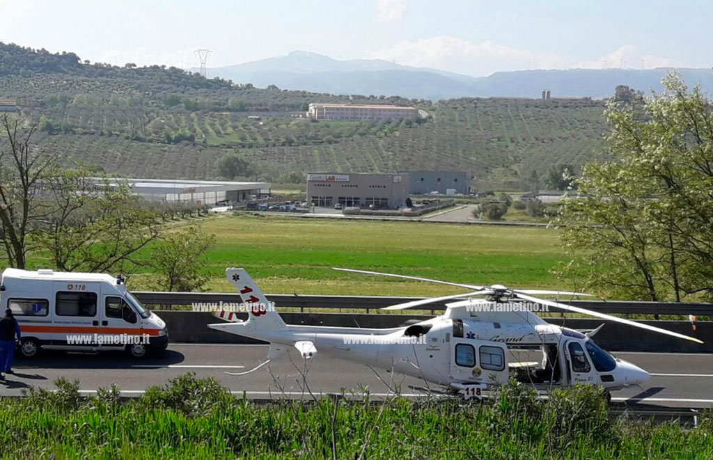 Lamezia: ruba mezzo e viene inseguito, continua fuga a piedi ma viene investito su Ss280