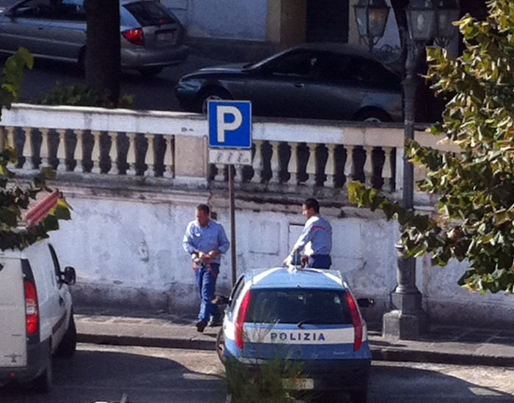 Lamezia, visita Papa: cambia percorso. Intanto addetti Enel sigillano sportelli sorvegliati da polizia