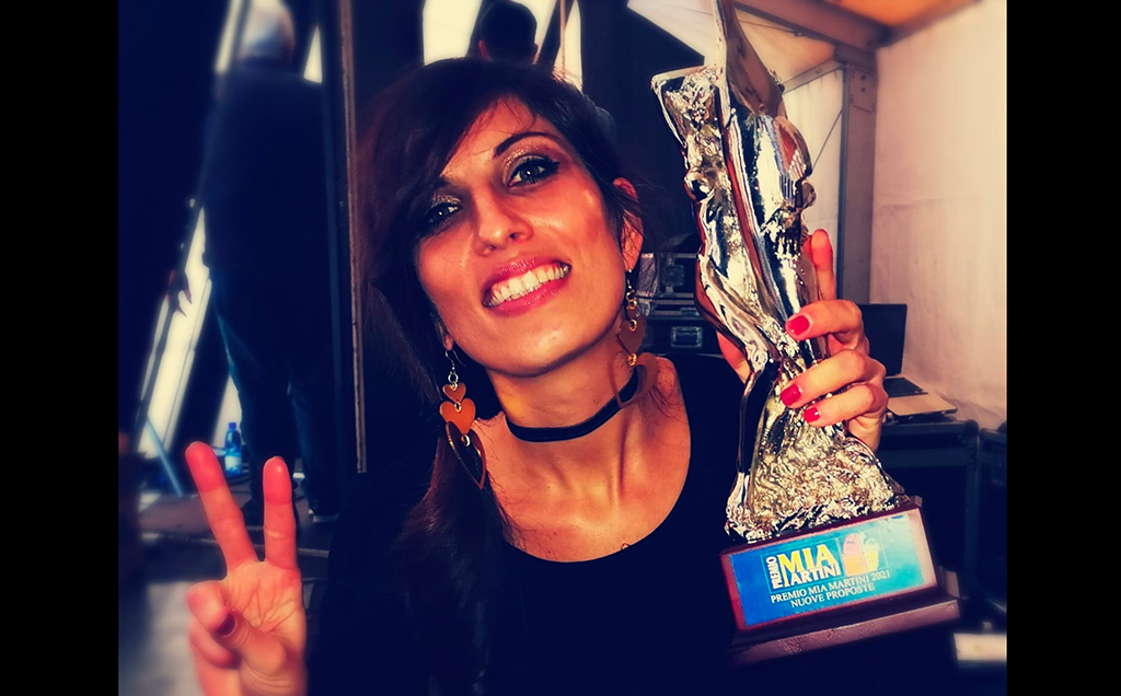 La calabrese Enza Serratore si aggiudica il "Premio Nazionale Mia Martini 2021"