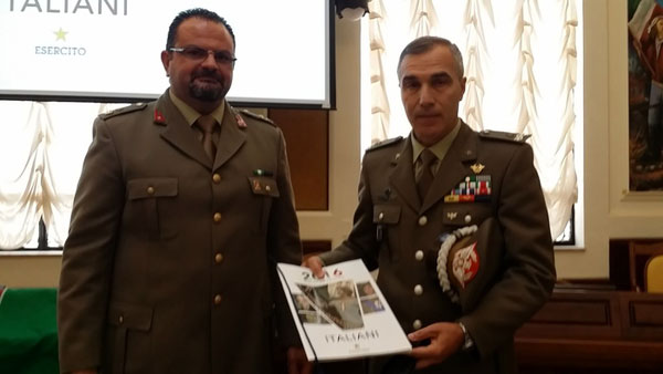 A Catanzaro presentato il calendario Esercito 2016 