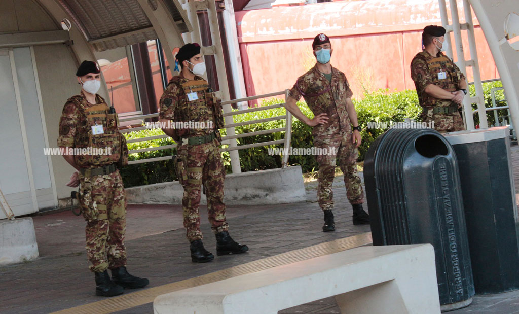 Fase tre, a Lamezia arriva l'esercito davanti stazione e aeroporto