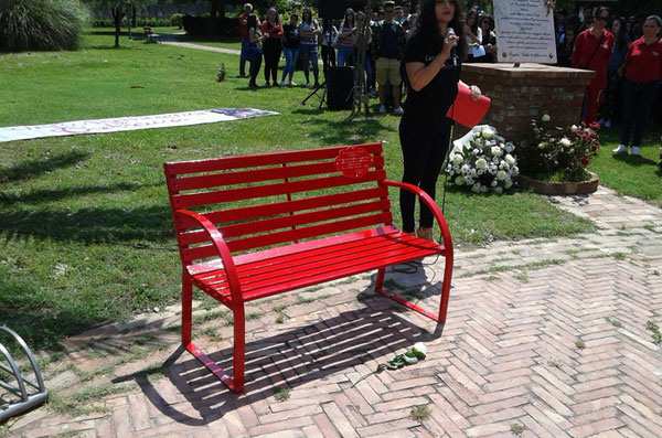 Una panchina rossa a Corigliano per ricordare Fabiana Luzzi a quattro anni dall'omicidio