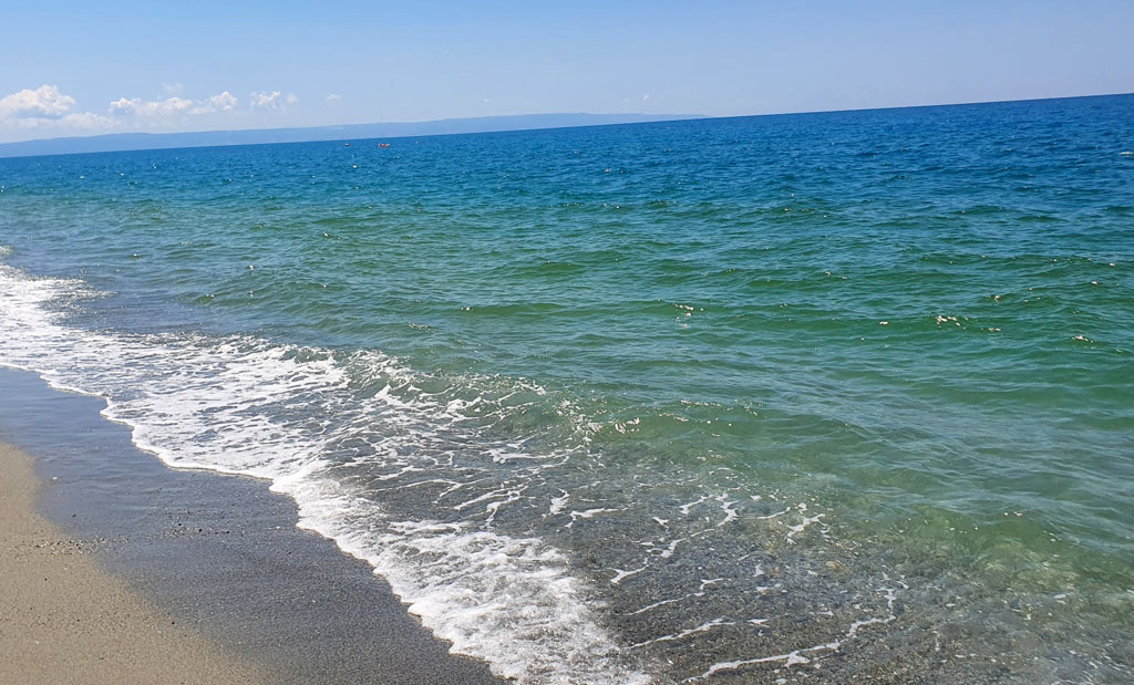 Consiglieri minoranza Gizzeria su mare sporco: “Sindaci avrebbero dovuto spiegare cosa è stato fatto per controllo scarichi abusivi”
