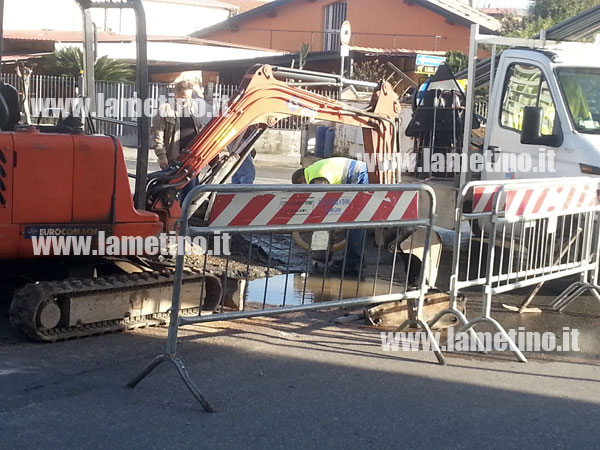 falla-acqua-via-colelli-gennaio-2014-bis.jpg