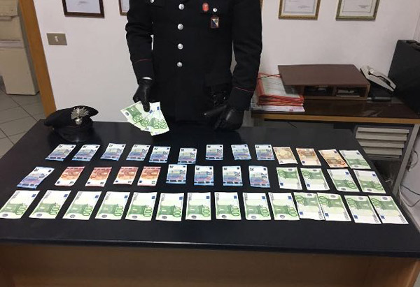 Pagano con banconote false, 3 arresti a Botricello