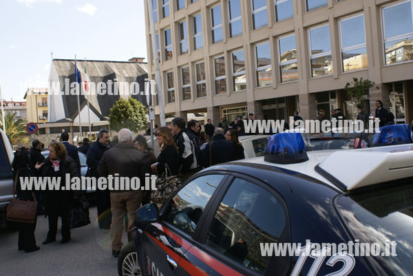 Lamezia: Falso allarme bomba in Tribunale, edificio evacuato