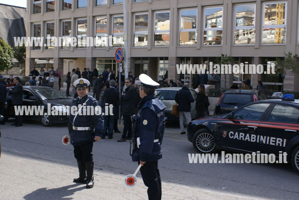 falso-allarme-bomba-tribunale-lamezia.jpg