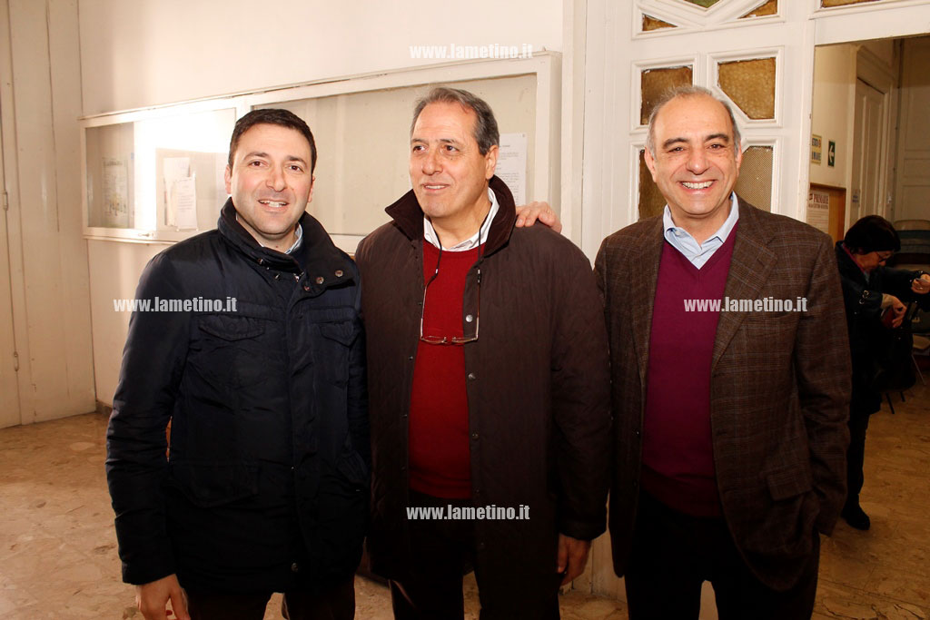 falvo-sonni-richichi-al-seggio.jpg
