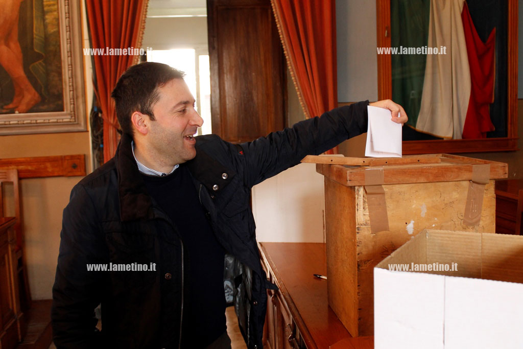 falvo-vota-ok.jpg