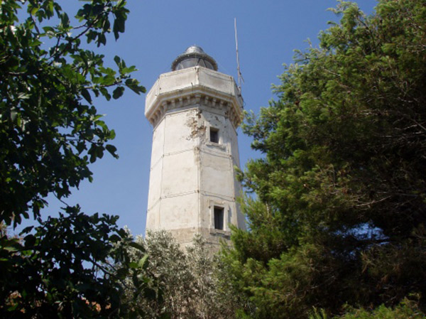 faro-Isola-di-Capo-Rizzuto.jpg