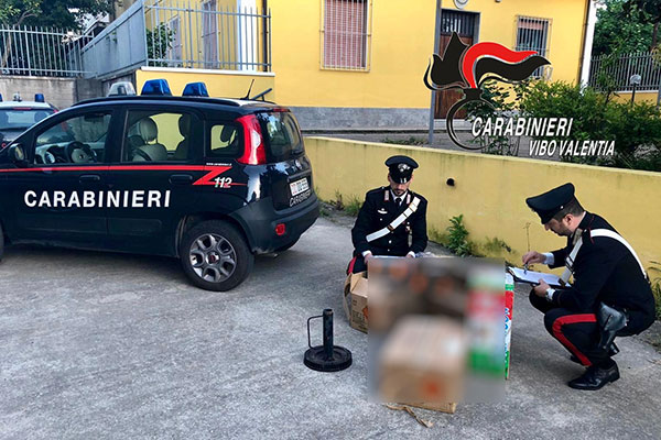 Trovati fuochi d'artificio illegali in sacrestia, priore denunciato a Mileto