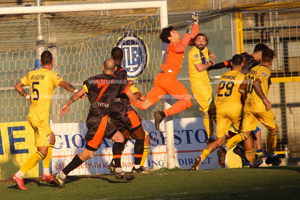 Fc Lamezia pareggia con il Sant'Agata e non approfitta della caduta del Catania
