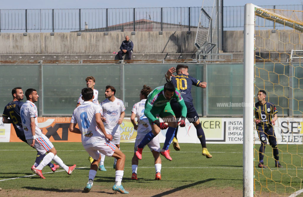 Seconda vittoria consecutiva dell'Fc Lamezia contro il Paternò, ora quinto solitario