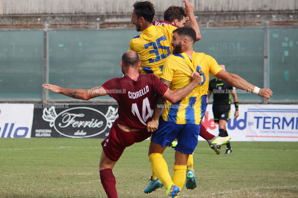 fc-lamezia-249292384d64d56_3f64b.jpg