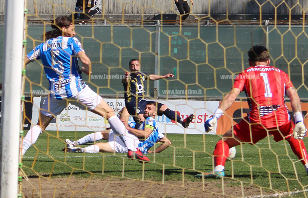 fc-lamezia-263238a48498_5998a.jpg