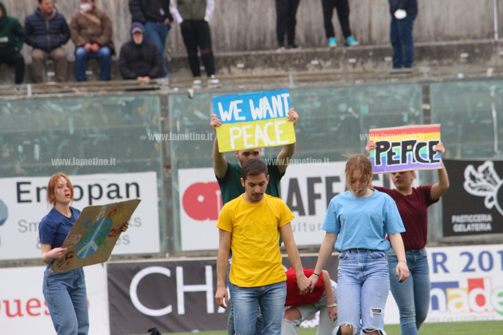 fc-lamezia-partita-27322-rifosi-pace_69edf.jpg