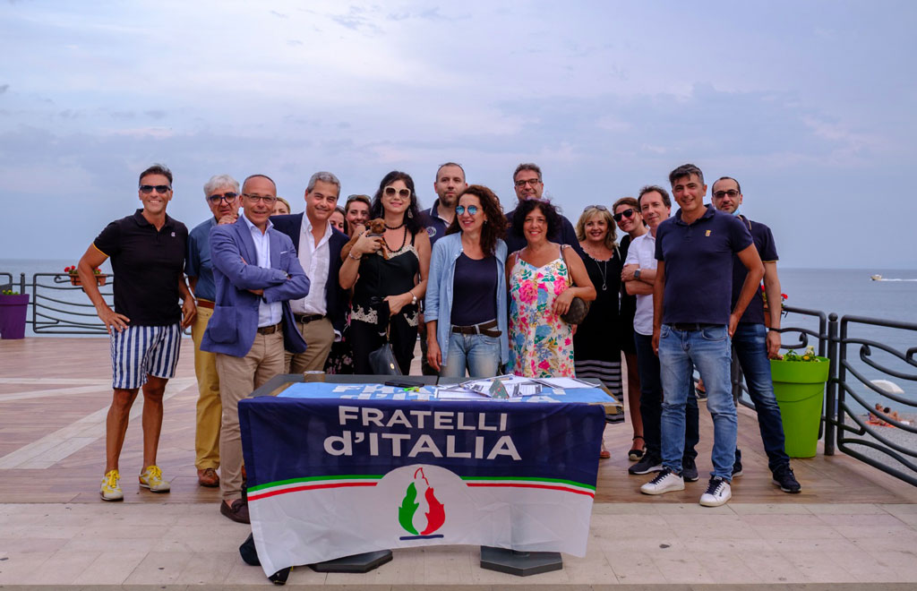 Fratelli d'Italia: "Raccolta firme in Calabria contro governo Conte e per chiedere di tornare al voto"
