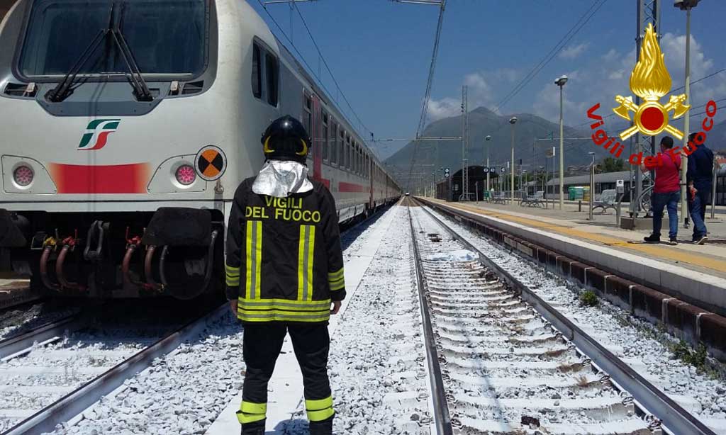 Treno investe un uomo a Praia a Mare, traffico ferroviario bloccato