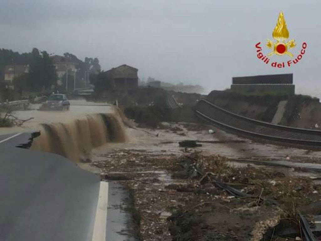 Galati (Ferrovie in Calabria): ripristinare la ferrovia Jonica e la SS106