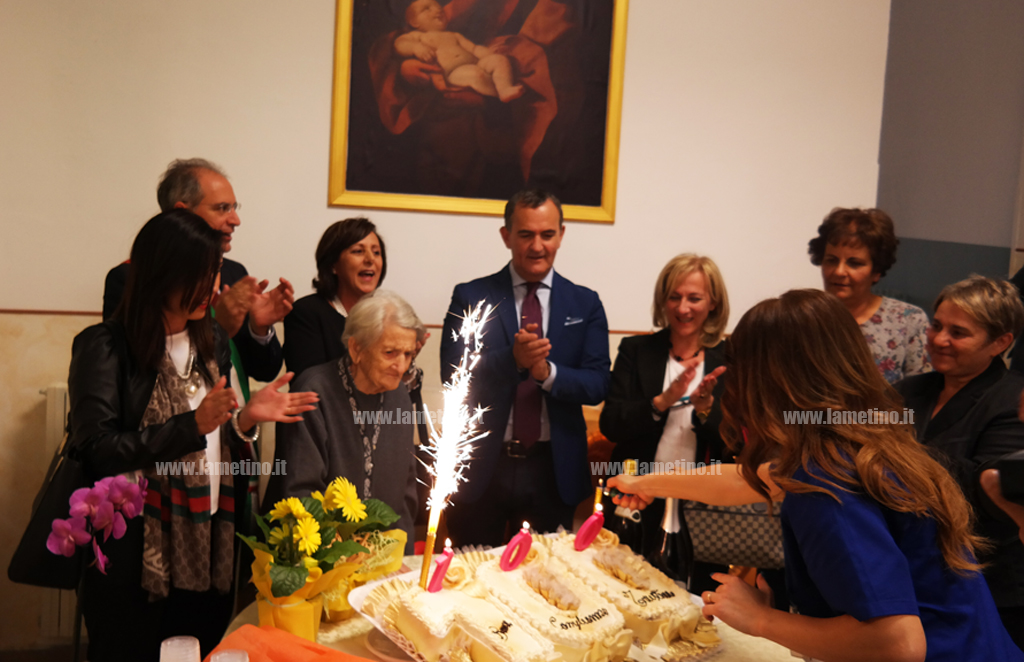 Lamezia, grande festa per i 100 anni della signora Triestina