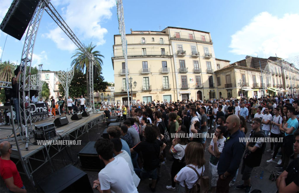 Lamezia, tanti giovani alla Festa dell'Arte su corso Numistrano
