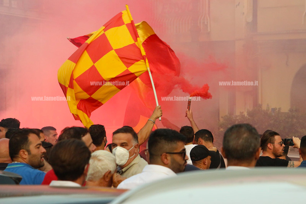 festeggiamenti-sambiase212940_0b7a7.jpg