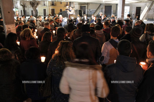 Lamezia: Fiaccolata in memoria dell'imprenditore che si è tolto la vita