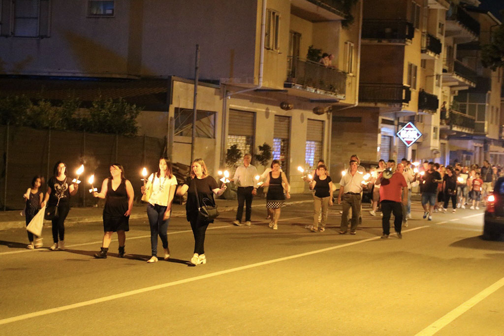 fiaccolata-gianturco.jpg