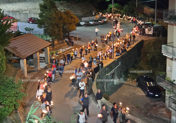 fiaccolata-marina-conflenti-2015-2_28d1e.jpg
