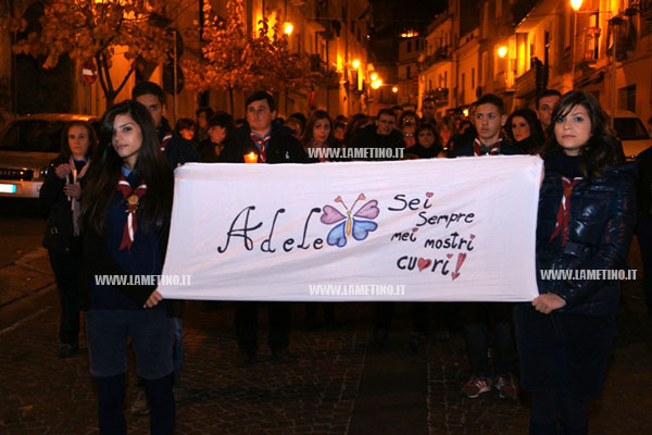 Lamezia, tante piccole fiammelle in ricordo di Adele