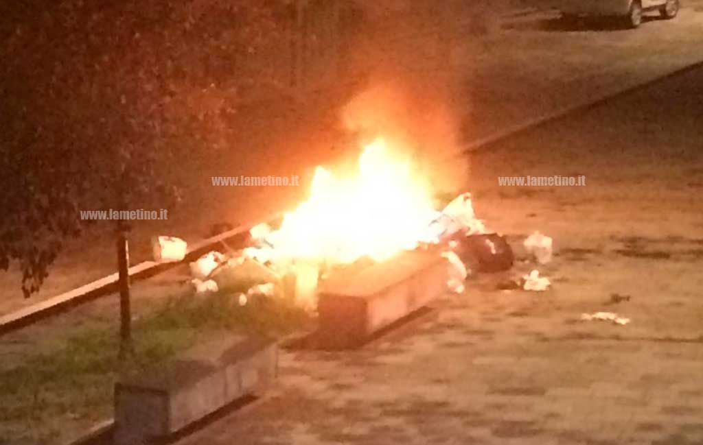 fiamme-nella-notte-p-mazzini-2019.jpg