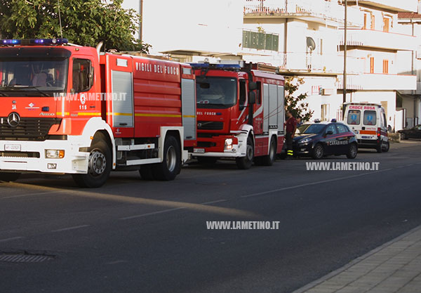 Lamezia: Incendio in sottotetto in via del Progresso, incerta la causa