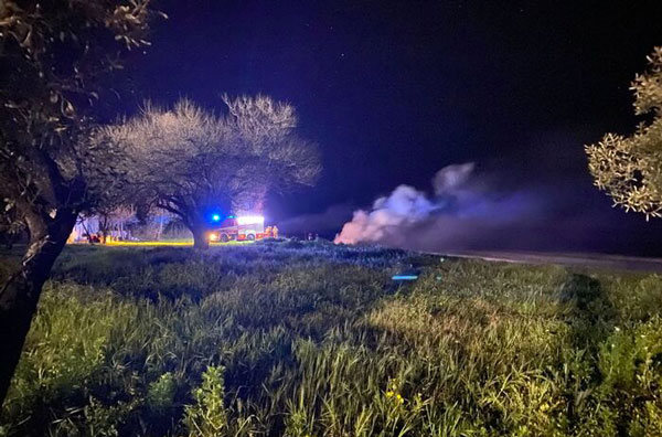 In fiamme veliero utilizzato per sbarco migranti in Calabria 