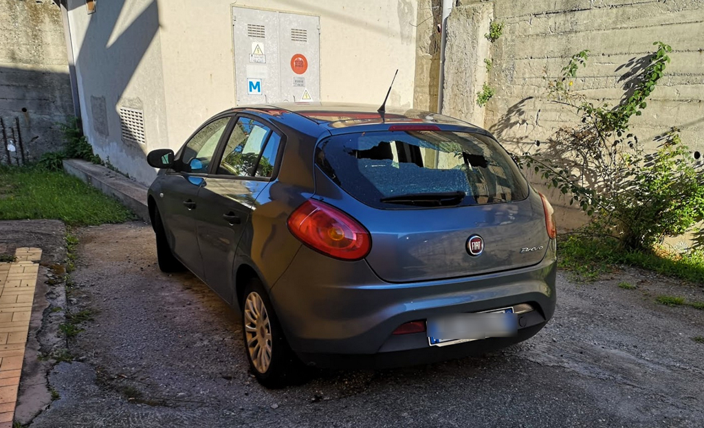 Danneggiata nella notte auto del Comune di Falerna