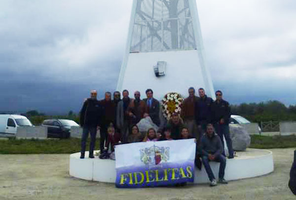 Associazione Fidelitas omaggia San Francesco di Paola con una corona di fiori