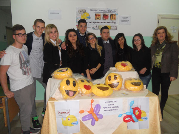 fiera-istituto-einaudi8.jpg
