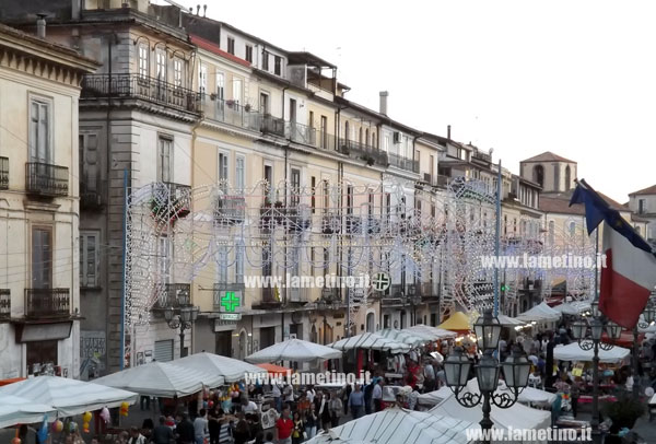 Lamezia, Potere al Popolo: “Si facciano le fiere ma vengano fatte rispettare minuziosamente le norme sulla sicurezza”