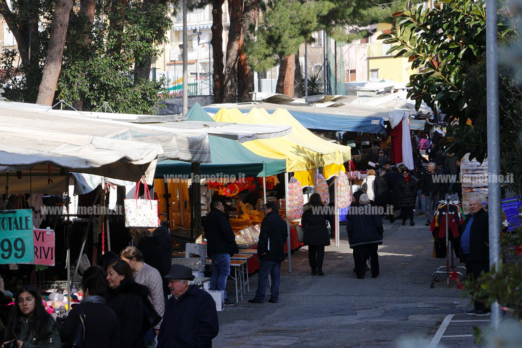 Lamezia, tanti visitatori nel giorno d'apertura della tradizionale fiera di San Biagio